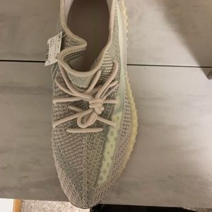 YEEZY 350 BOOST Citrin Never Worn w/ tags